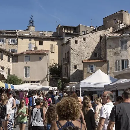 Colombes Villa *